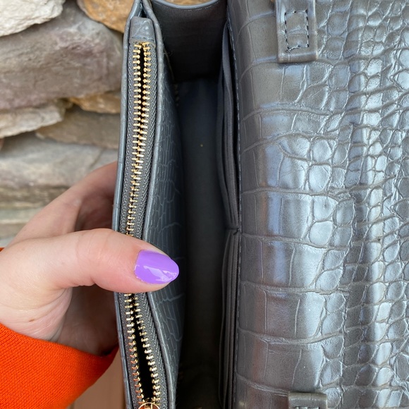 Bebe Leona Croco Crossbody Bag - Picture 6 of 9